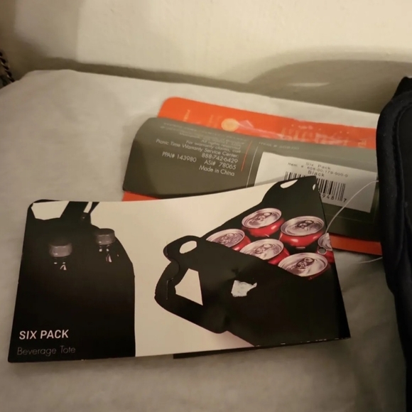 ONIVA a Picnic Time Brand Black Neoprene 6 pack Beverage Tote Carrier Bag - Picture 4 of 6